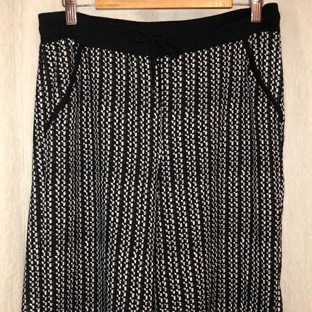 Max Studio L Wide Leg Crepe Cropped Pants Black White - Picture 3 of 13